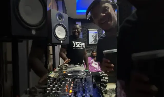 Enosoul – Siyadumala (Live Mix) Ft Kabza De Small Mp3 Download Fakaza