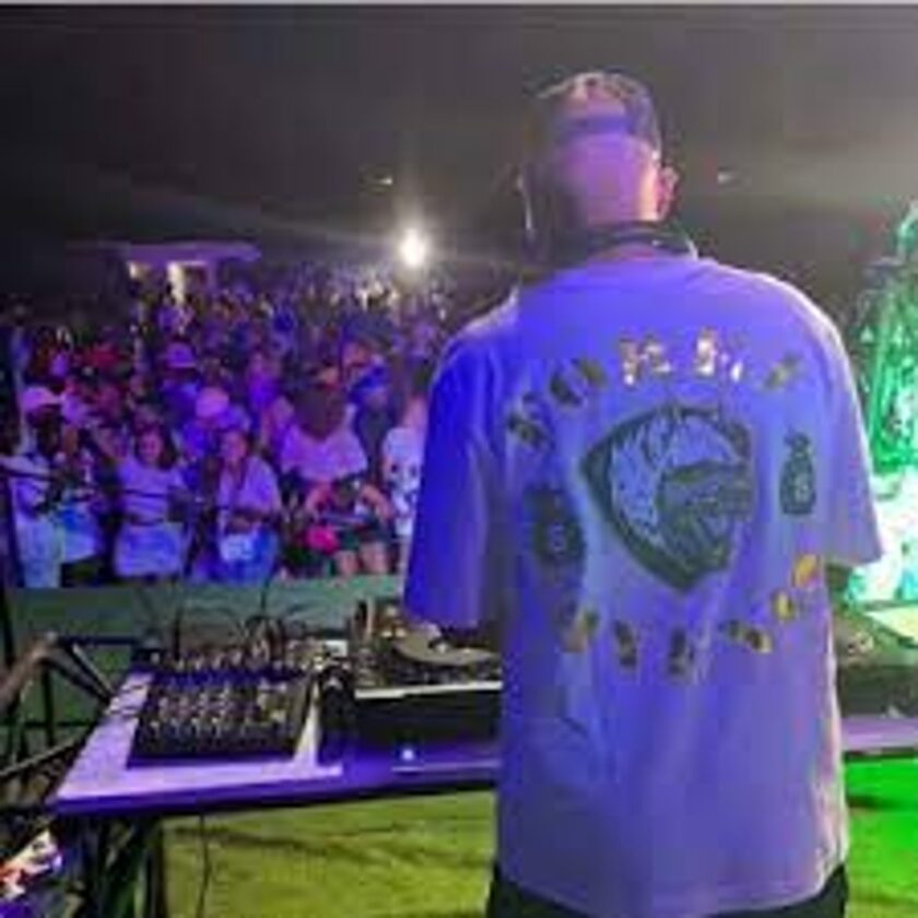 DJ Ace – Year End (Amapiano 2023 Mix) Mp3 Download Fakaza